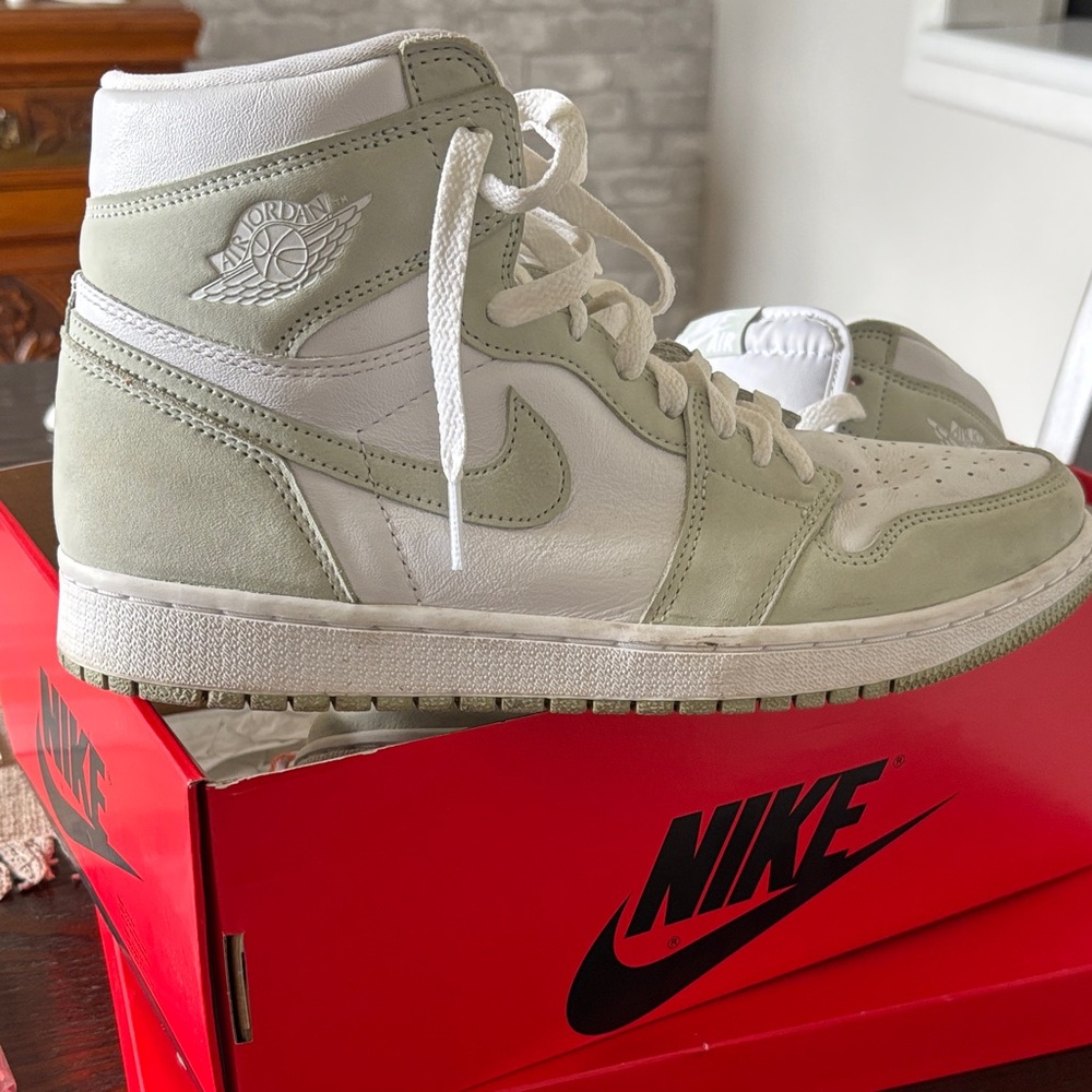 Nike Women's Sneakers - White and sea foam